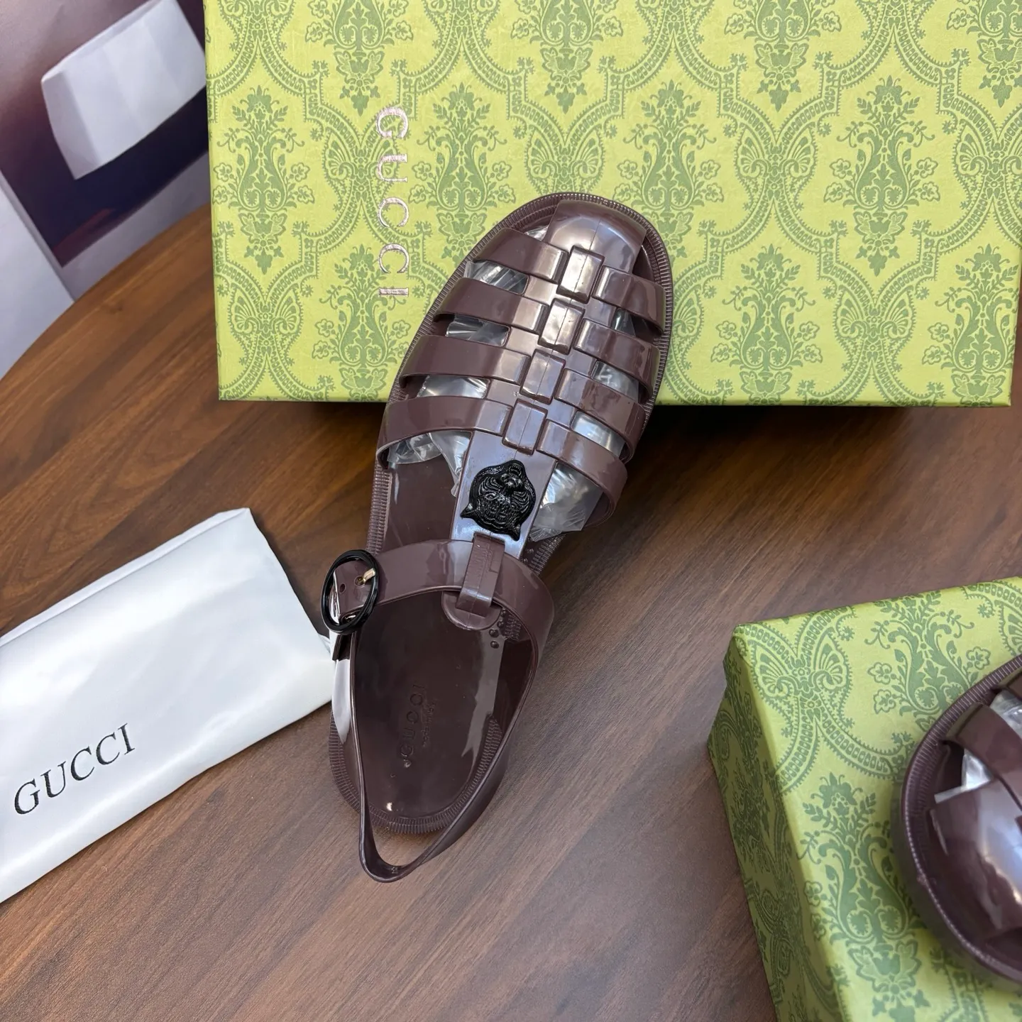 Men's shoes: 260💰[Gucci] sandals, counter quality, top-quality original items, real photos! Original T men's shoes 💰PU material, fine workmanship, comfortable; genuine 1:1 replica Size: 36 ~ 46